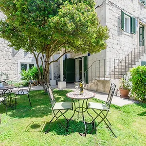  Apartment Jes Old Town Luxury