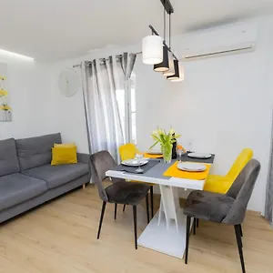  Apartment Modern Cozy Bonnie In Center Of Split.
