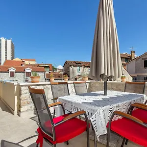 Apartment Sv Petar Stari U Centru Splita