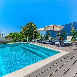 4* 招待所 Bel