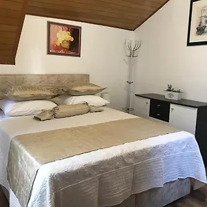  Apartment Center Neno